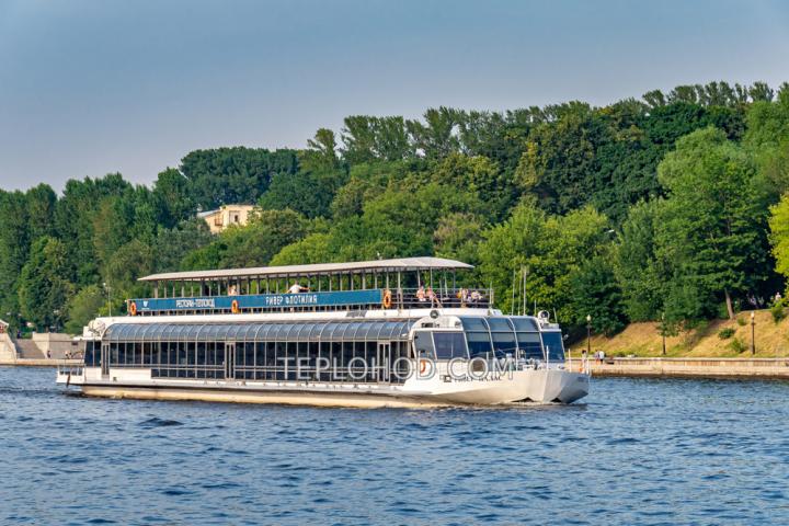 Теплоход “Ривер Палас”