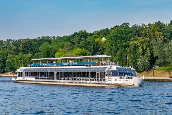 Теплоход “Ривер Палас”