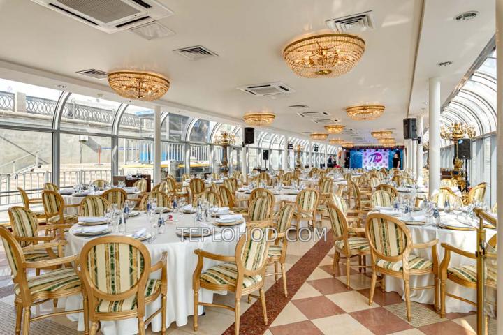 Теплоход “Ривер Палас”