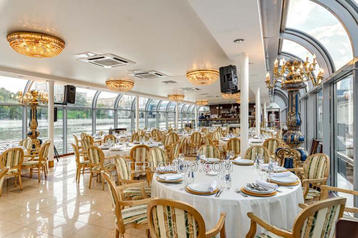 Теплоход “Ривер Палас”