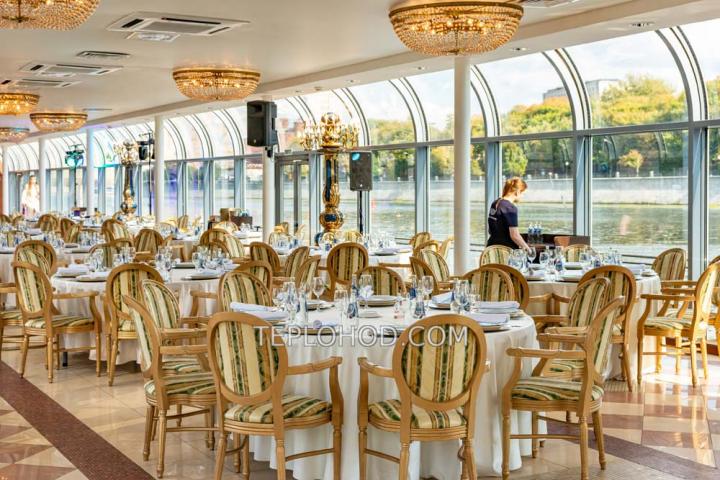 Теплоход “Ривер Палас”