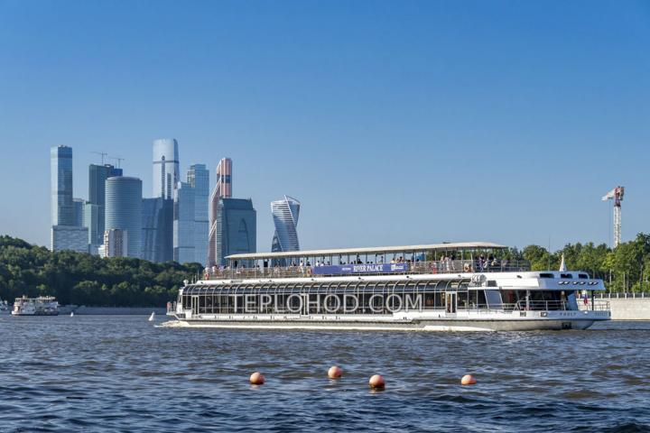 Теплоход “Ривер Палас”