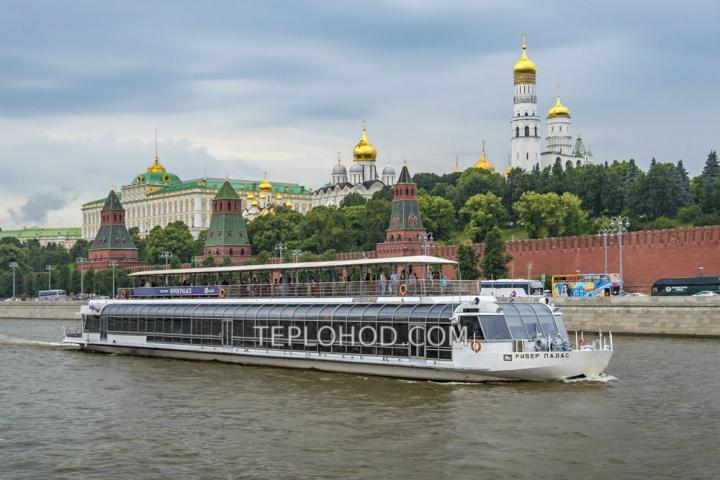 Теплоход “Ривер Палас”
