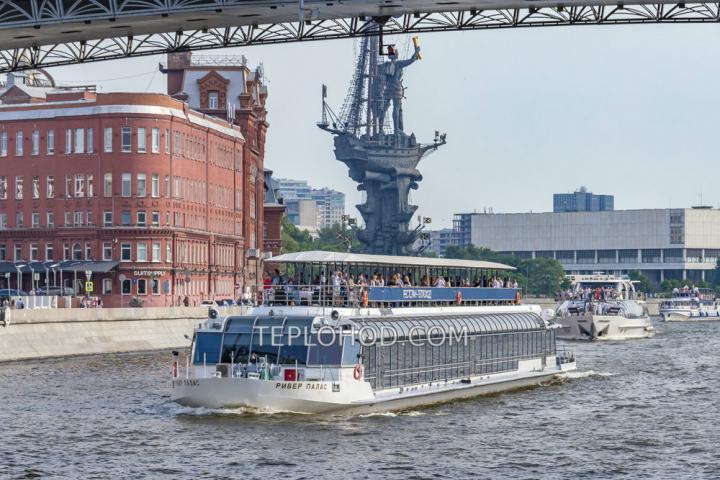 Теплоход “Ривер Палас”