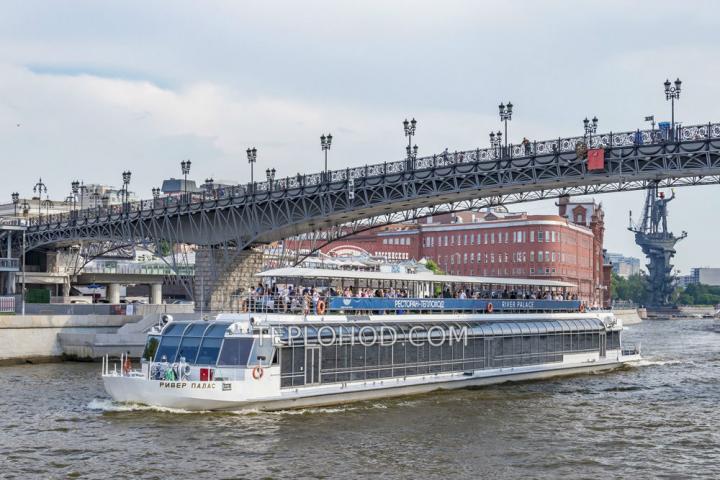 Теплоход “Ривер Палас”