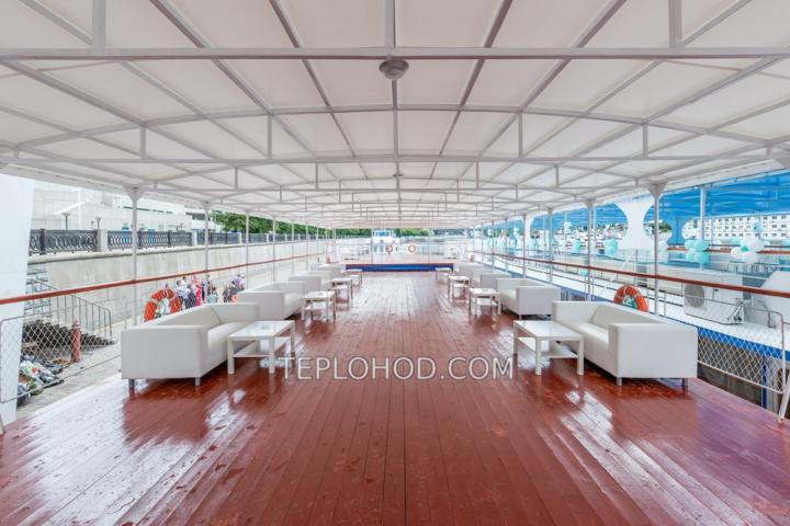 Теплоход “Ривьера”