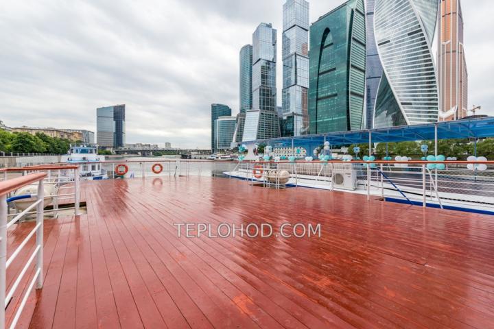 Теплоход “Ривьера”