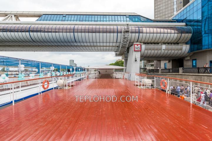 Теплоход “Ривьера”