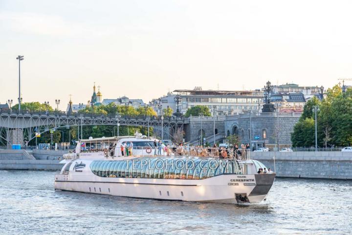 Теплоход “Селебрити”