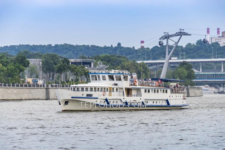 Теплоход “Соболь”