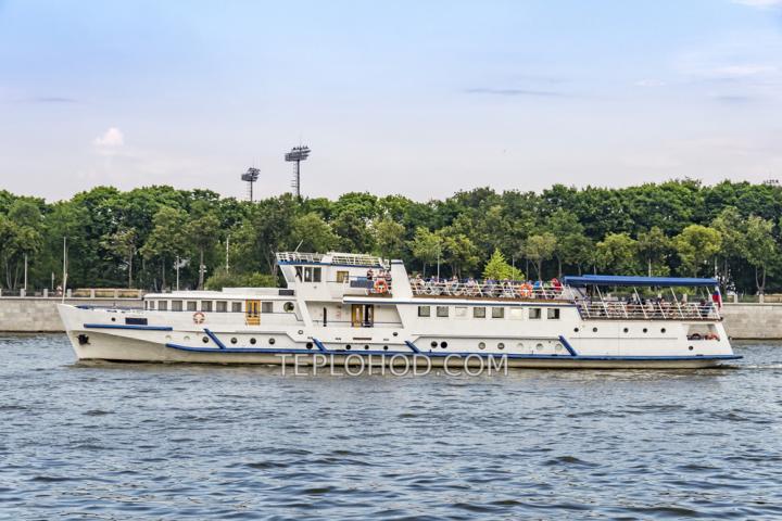 Теплоход “Соболь”