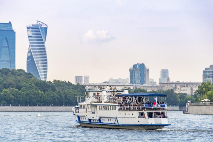 Теплоход “Соболь”