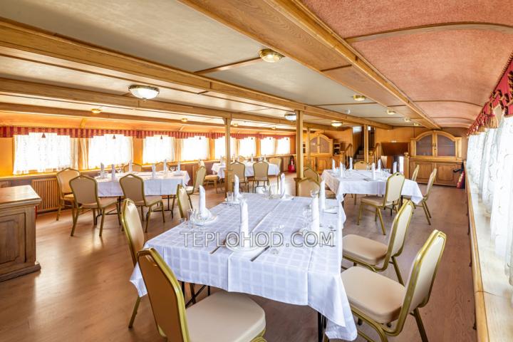 Теплоход “Соболь”