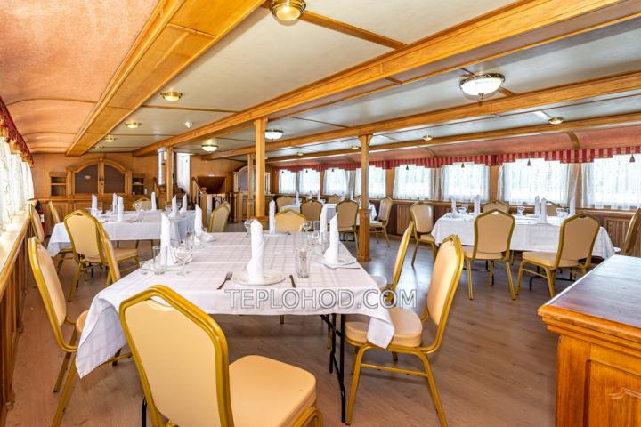 Теплоход “Соболь”