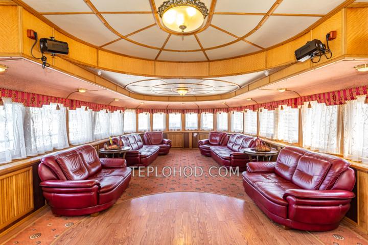 Теплоход “Соболь”