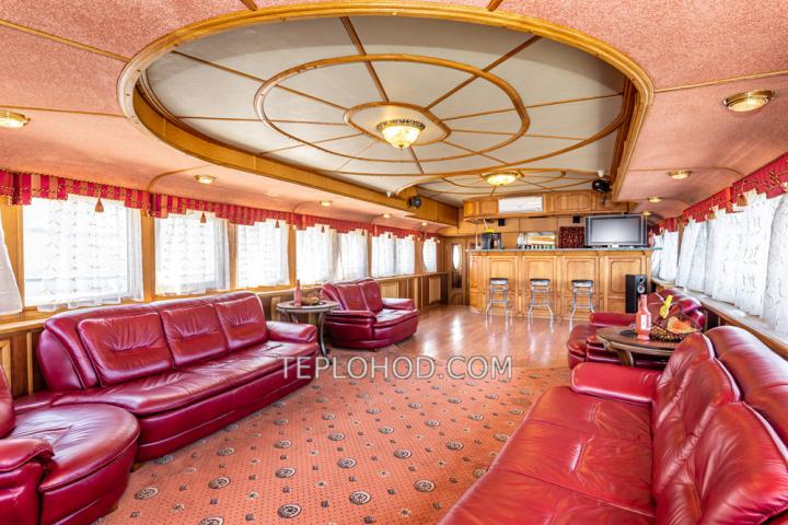 Теплоход “Соболь”