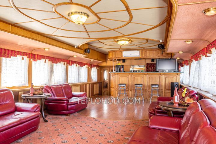 Теплоход “Соболь”