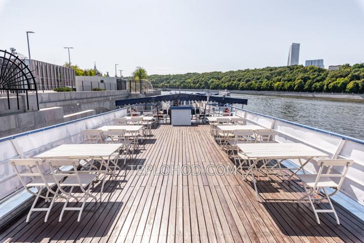 Теплоход “Соболь”