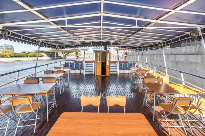 Теплоход “Соболь”