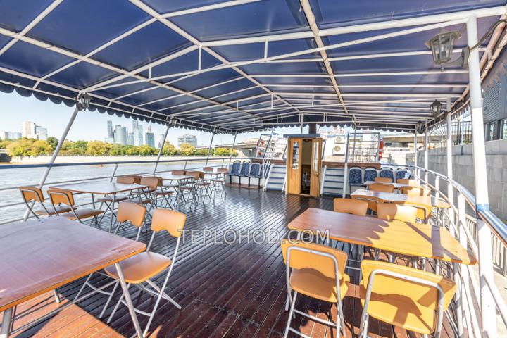 Теплоход “Соболь”