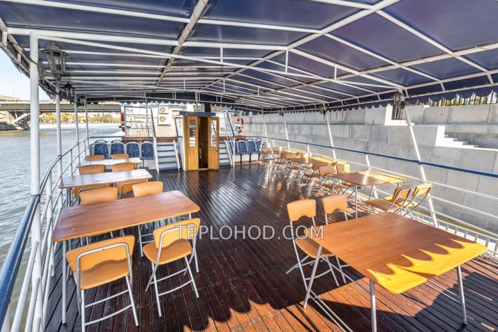 Теплоход “Соболь”