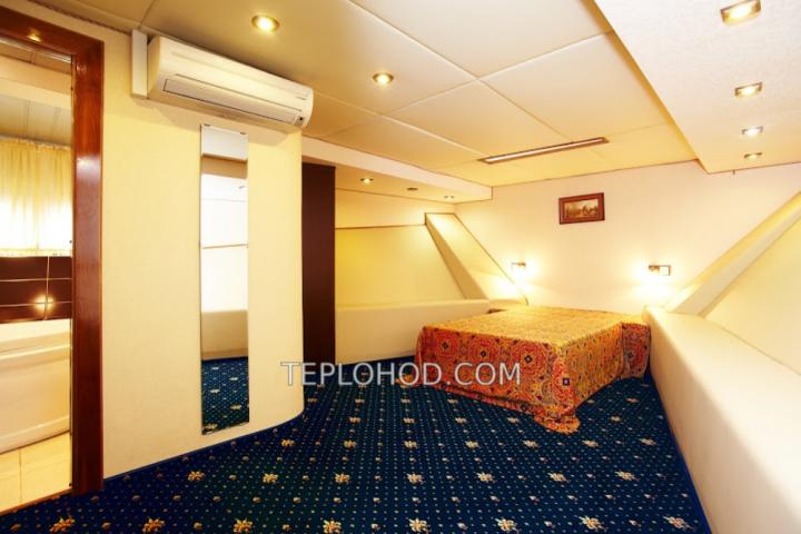 Теплоход “Союз”