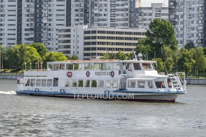 Теплоход “Святогор”
