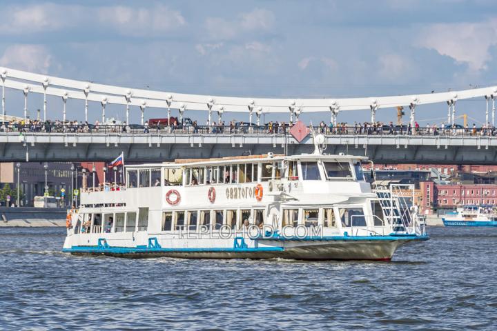 Теплоход “Святогор”