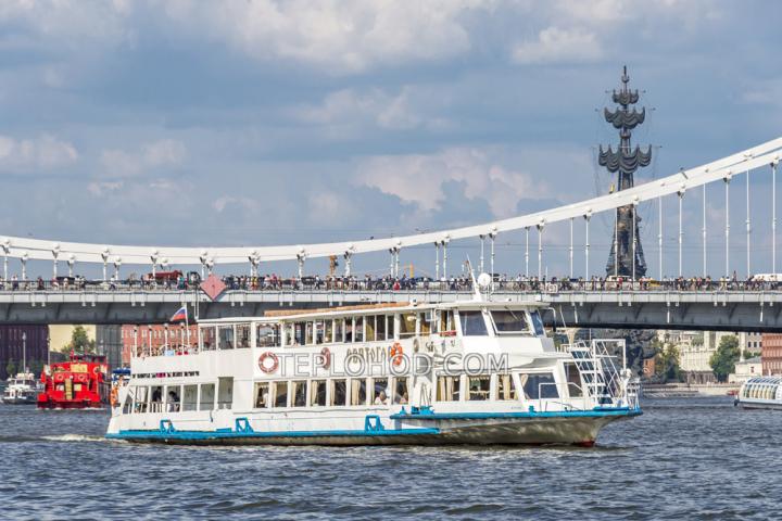 Теплоход “Святогор”