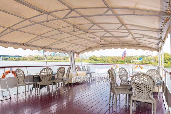 Теплоход “Уникум”