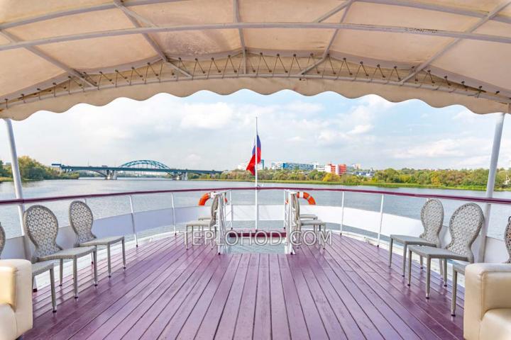 Теплоход “Уникум”