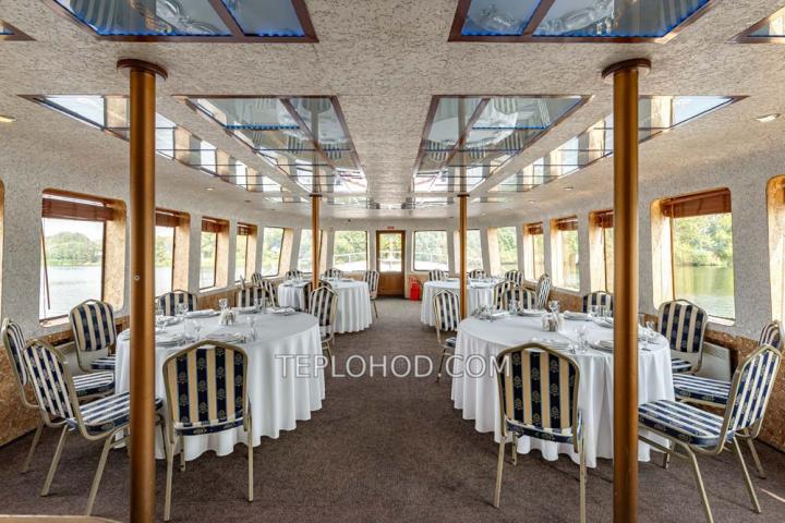 Теплоход “Уникум”