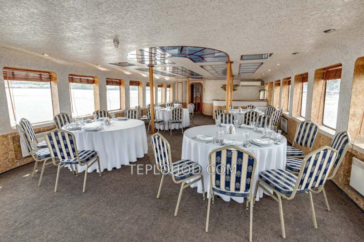 Теплоход “Уникум”