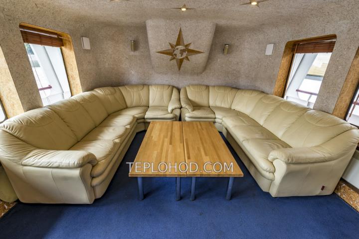 Теплоход “Уникум”