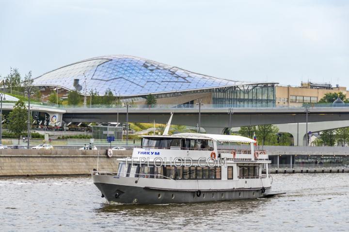 Теплоход “Уникум”