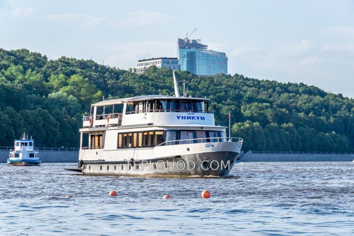 Теплоход “Уникум”