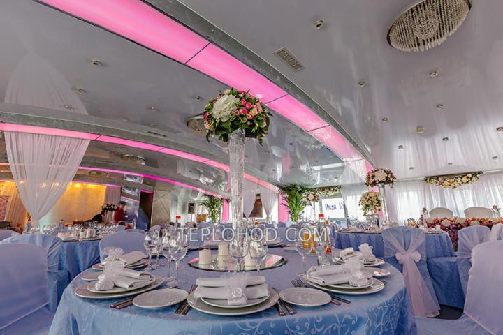 Теплоход “Ватель”