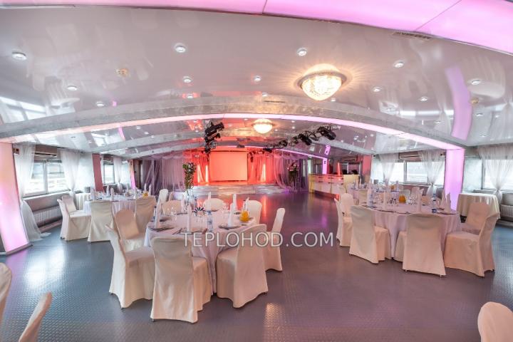 Теплоход “Ватель”