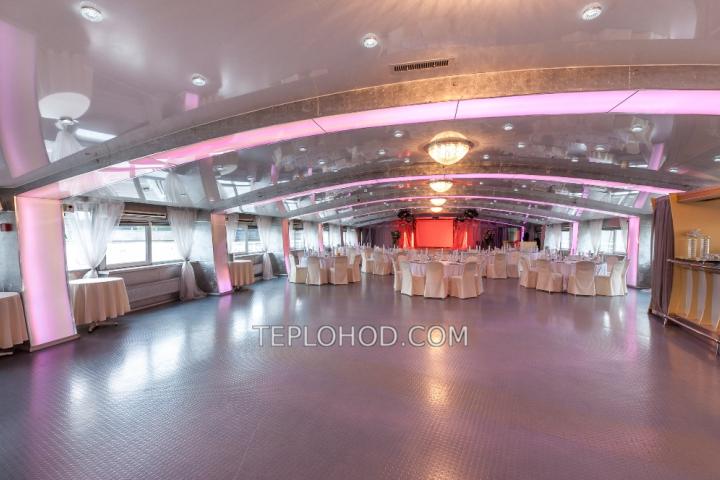 Теплоход “Ватель”