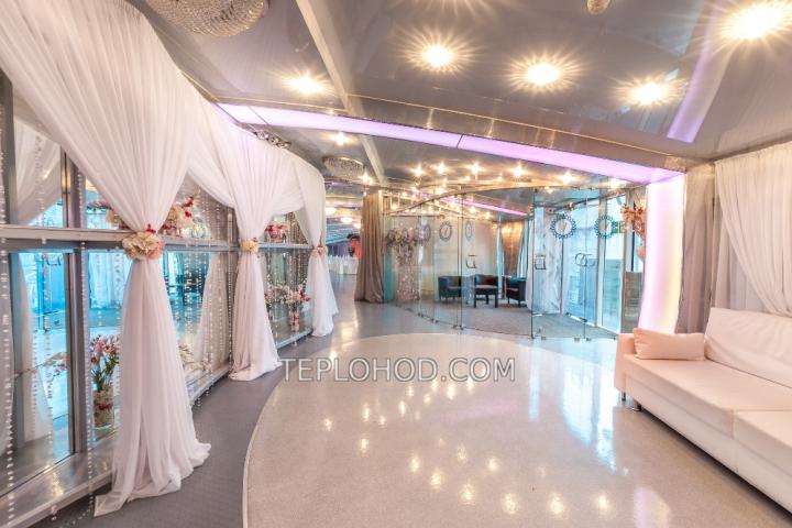 Теплоход “Ватель”