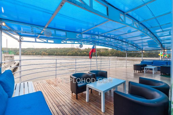 Теплоход “Ватель”