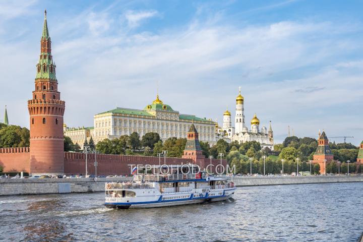 Теплоход “Вещий Олег”