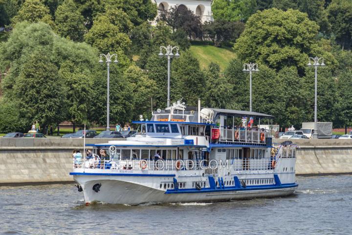 Теплоход “Вещий Олег”