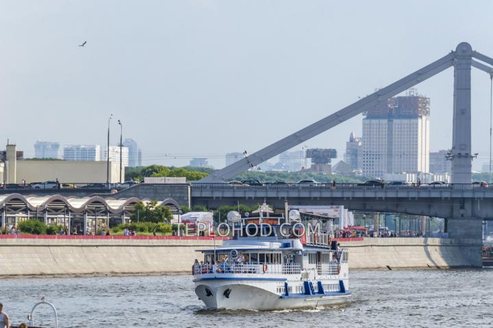 Теплоход “Вещий Олег”