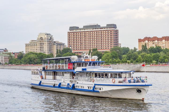 Теплоход “Вещий Олег”