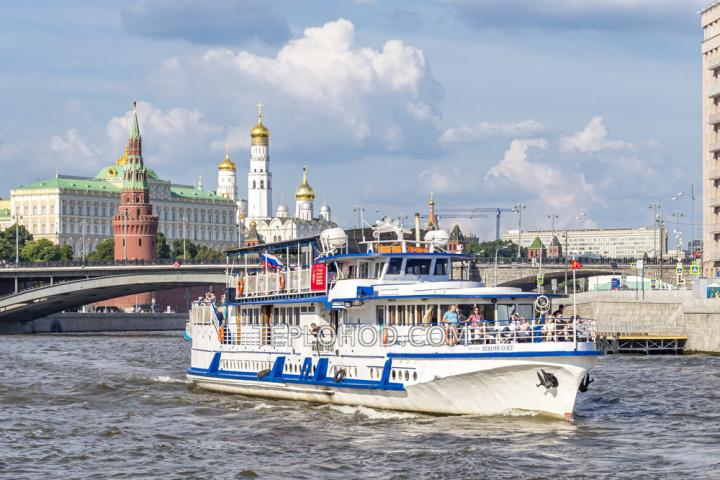 Теплоход “Вещий Олег”