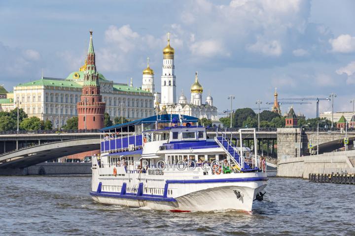 Теплоход “Вещий Олег”