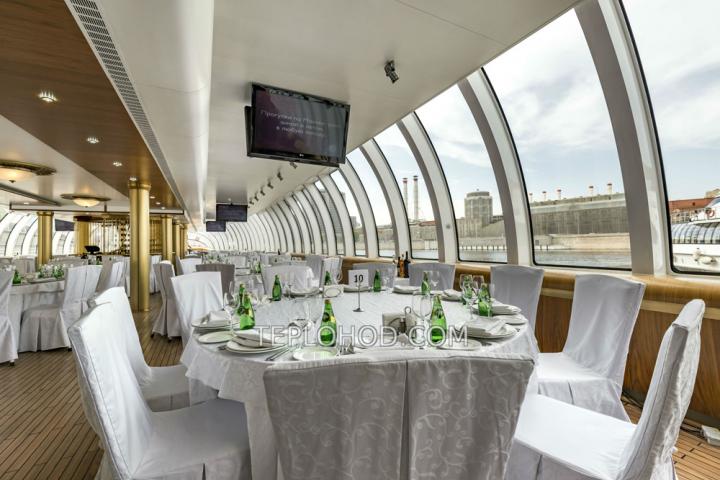  Теплоход “Яхта Рэдиссон”