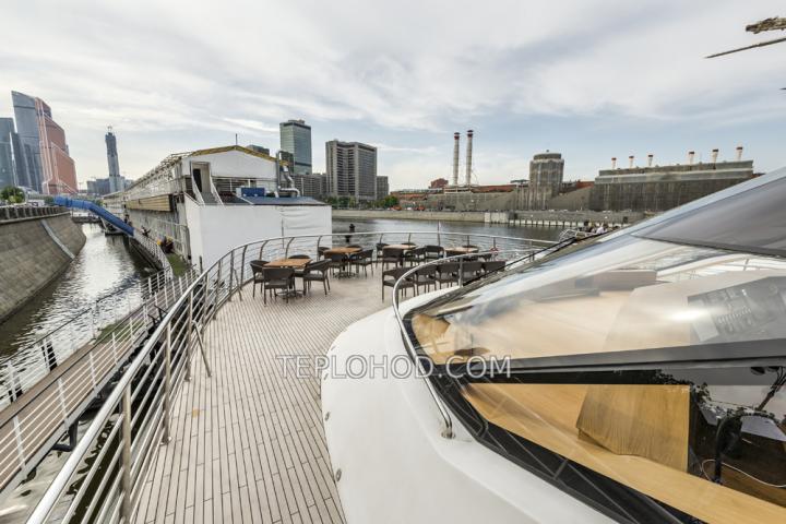  Теплоход “Яхта Рэдиссон”