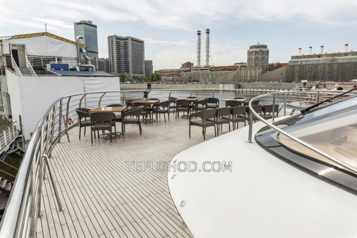  Теплоход “Яхта Рэдиссон”